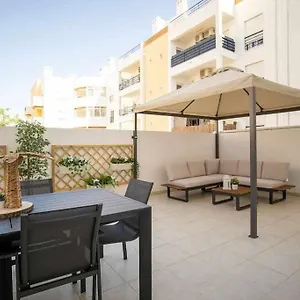  Apartment Modern 3br W/ Lg Terrace, Bbq, Ac & Parking