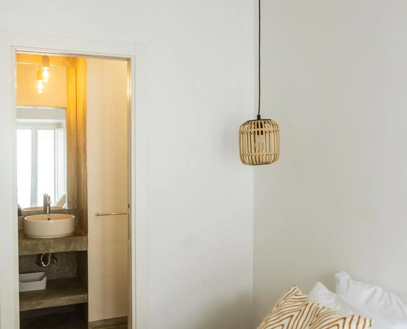 Clover House Tavira
